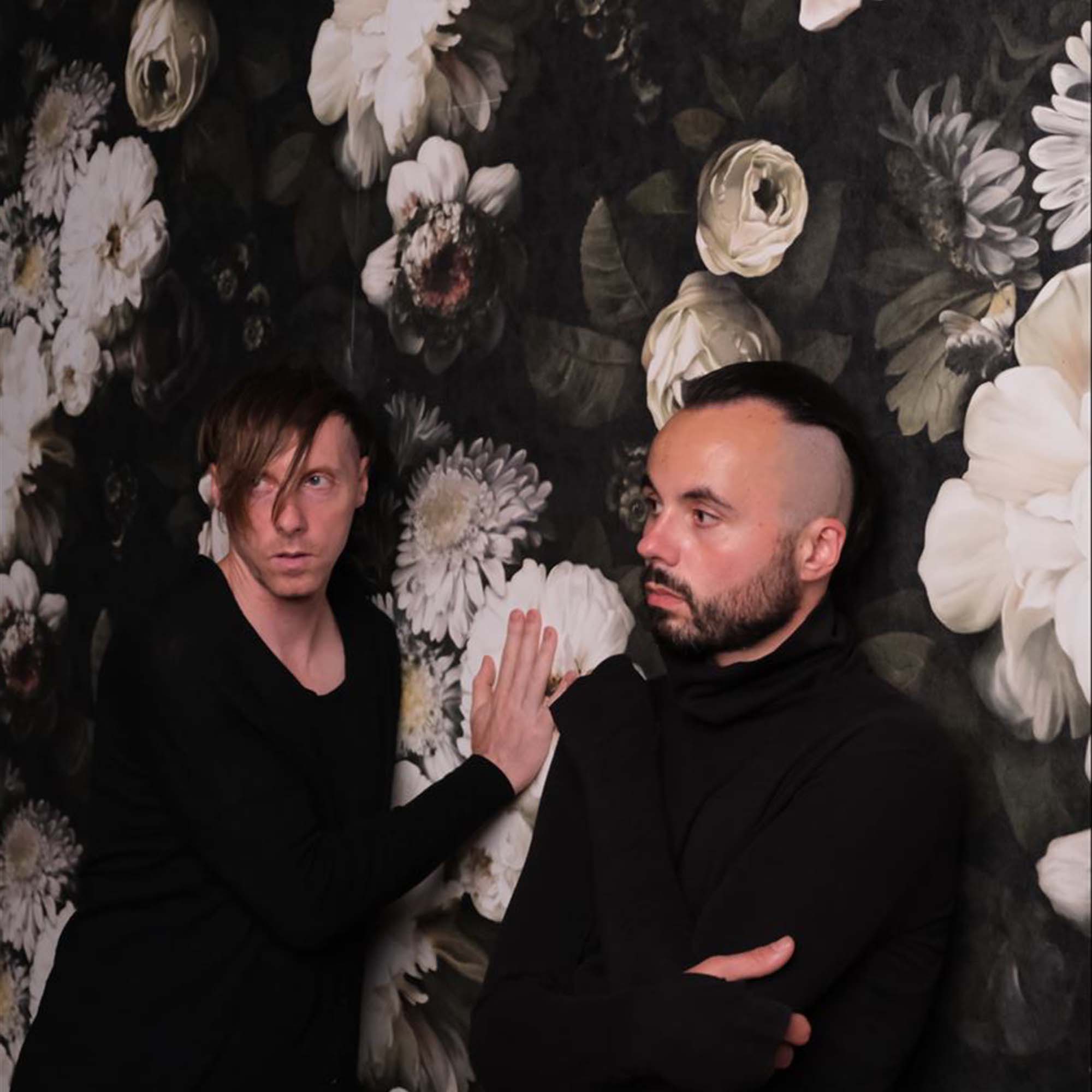 Dark Offerings with TRAITRS – Onyx Music Reviews